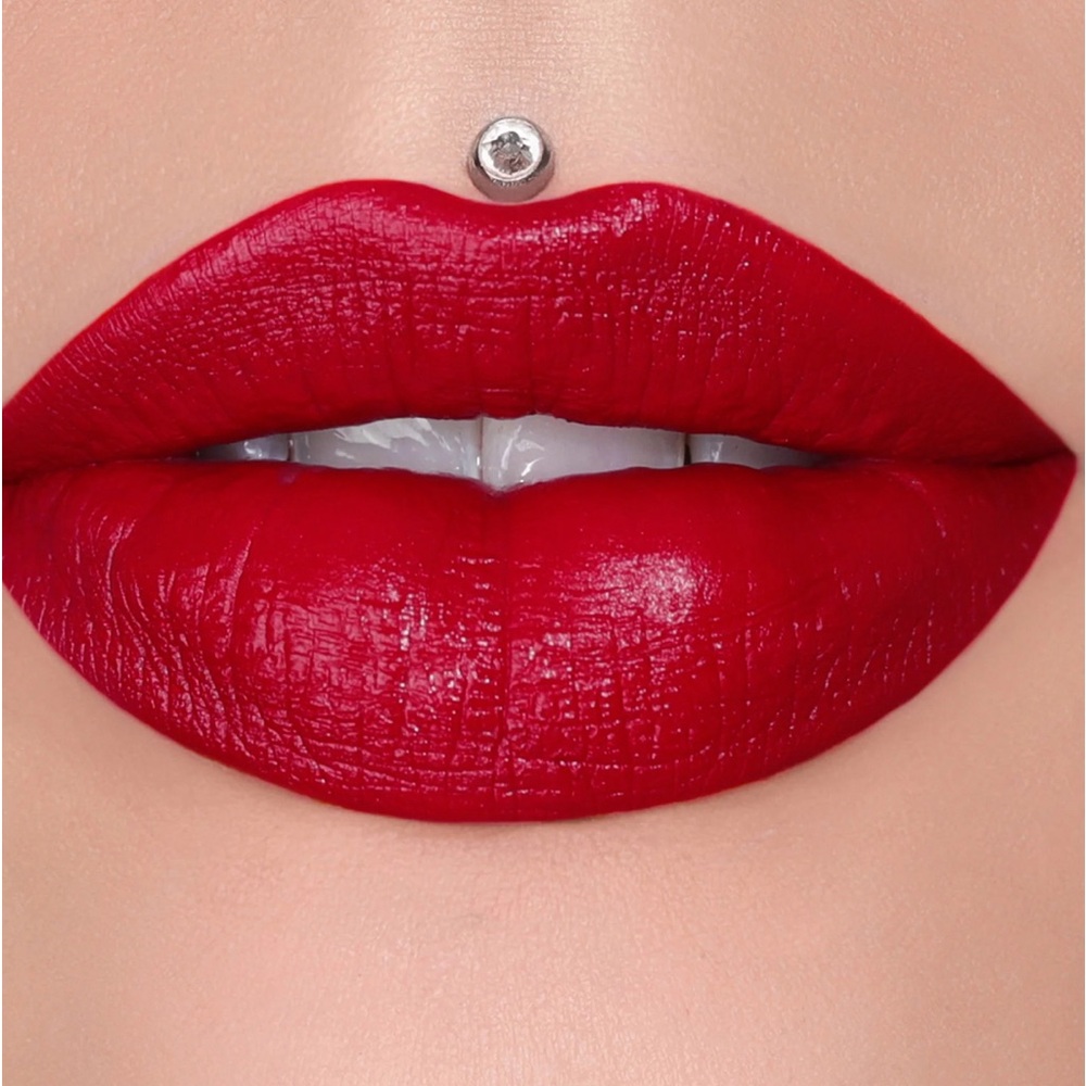 2/$20 💥 NEW (RedRum) Bold Red Jeffree Star Velvet Trap Lipstick (2749)